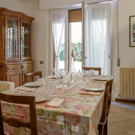 Lovely In With Kitchen